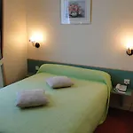 Paris Vesinet -ex Des 3 Marches 3*