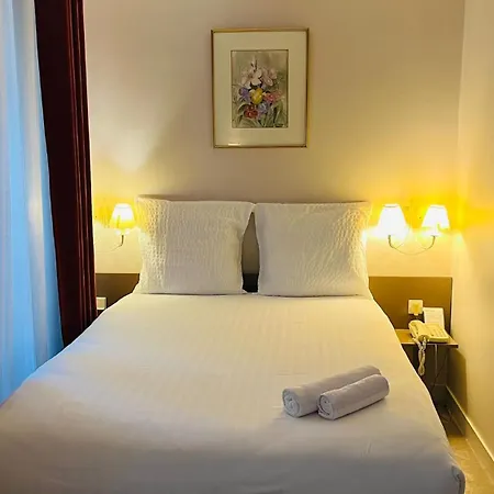 Hotel Paris Vesinet -ex Des 3 Marches Le Vésinet