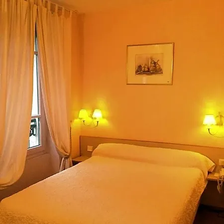 Hotel Paris Vesinet -ex Des 3 Marches Le Vésinet