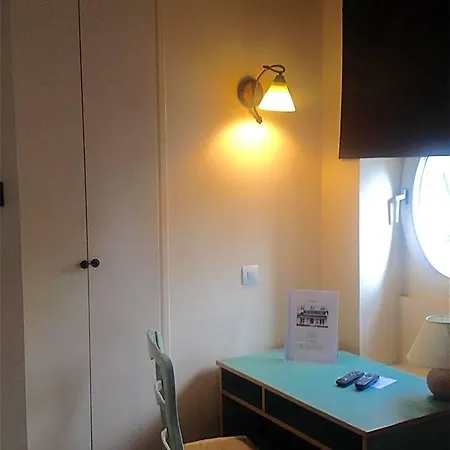 Paris Vesinet -ex Des 3 Marches Hotel Le Vésinet