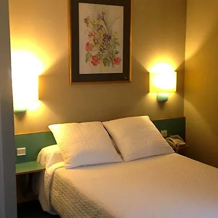 Hotel Paris Vesinet -ex Des 3 Marches Le Vésinet