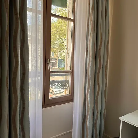 Szálloda Paris Vesinet -ex Des 3 Marches