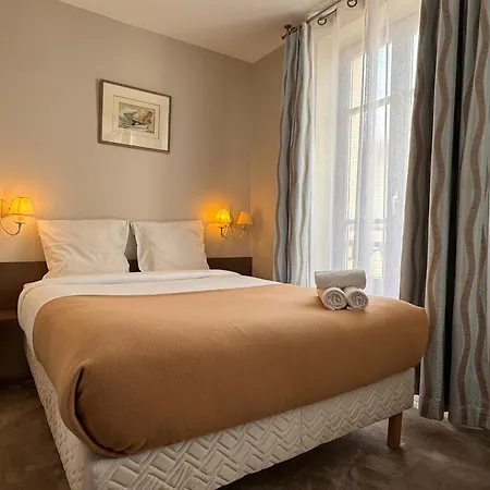 Hotell Paris Vesinet -ex Des 3 Marches 3*