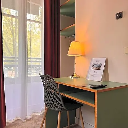 Hotel Paris Vesinet -ex Des 3 Marches