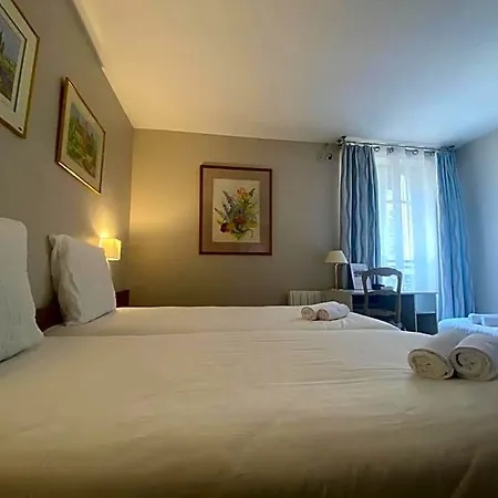 Hotel Paris Vesinet -ex Des 3 Marches 3*