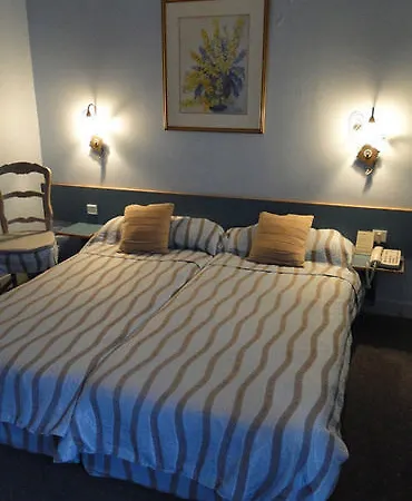 Hotel Paris Vesinet -ex Des 3 Marches Le Vésinet