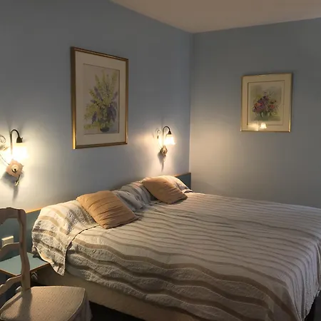Szálloda Paris Vesinet -ex Des 3 Marches 3*