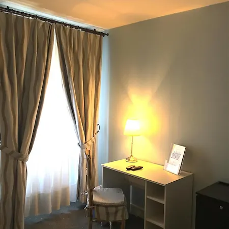 Paris Vesinet -ex Des 3 Marches Hotel Le Vésinet