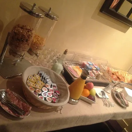 Hotel Paris Vesinet -ex Des 3 Marches 3*