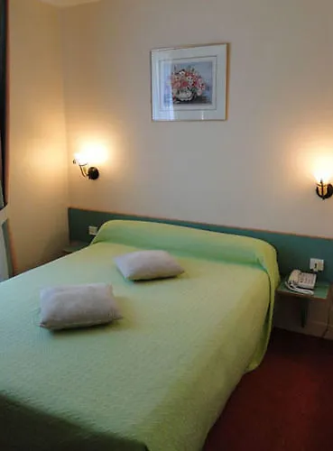 Paris Vesinet -ex Des 3 Marches 3*